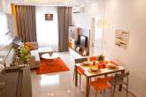Đội nắng giữa trưa để mua căn hộ 880 triệu đồng